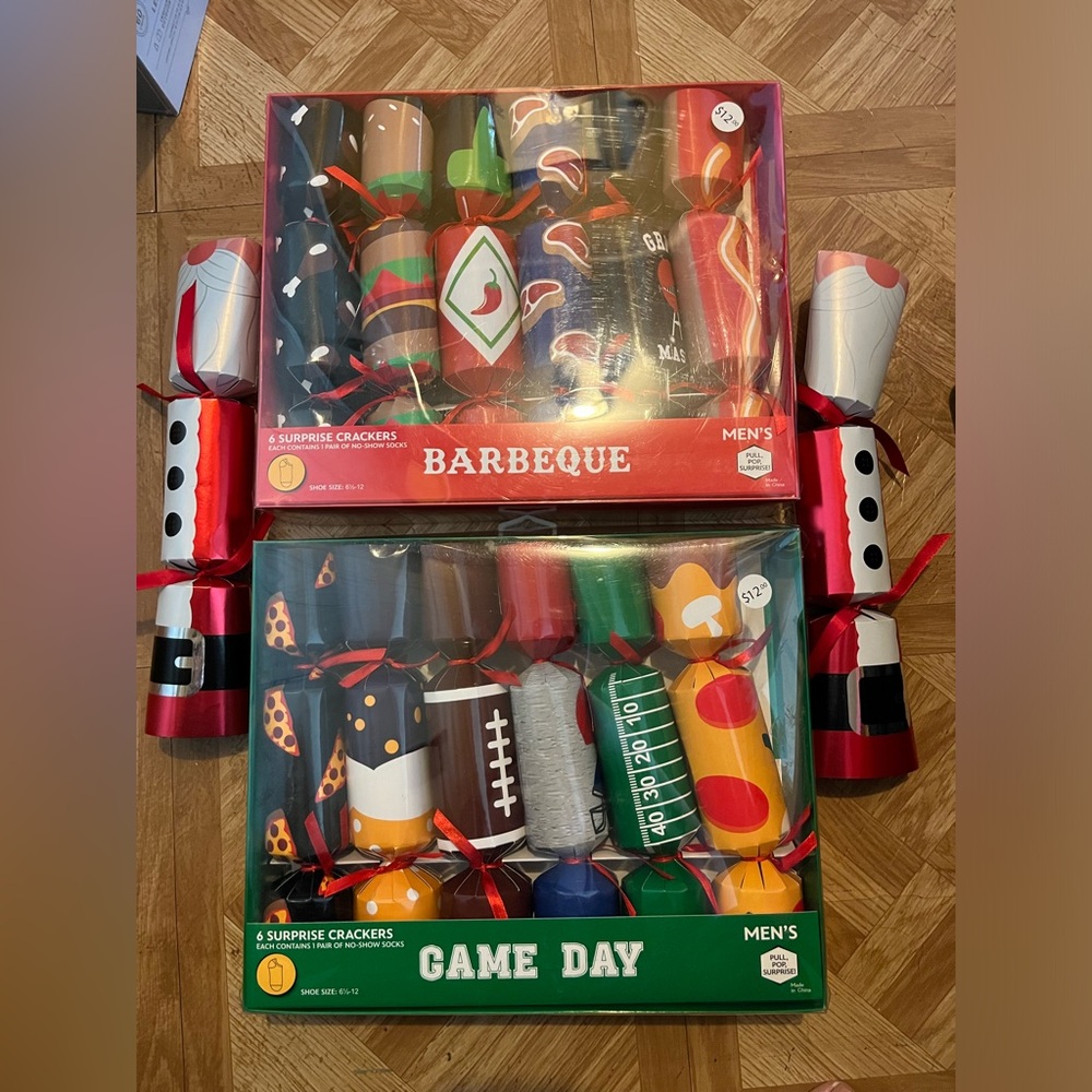 Christmas Surprise Crackers NEW Mens no show socks BUNDLE